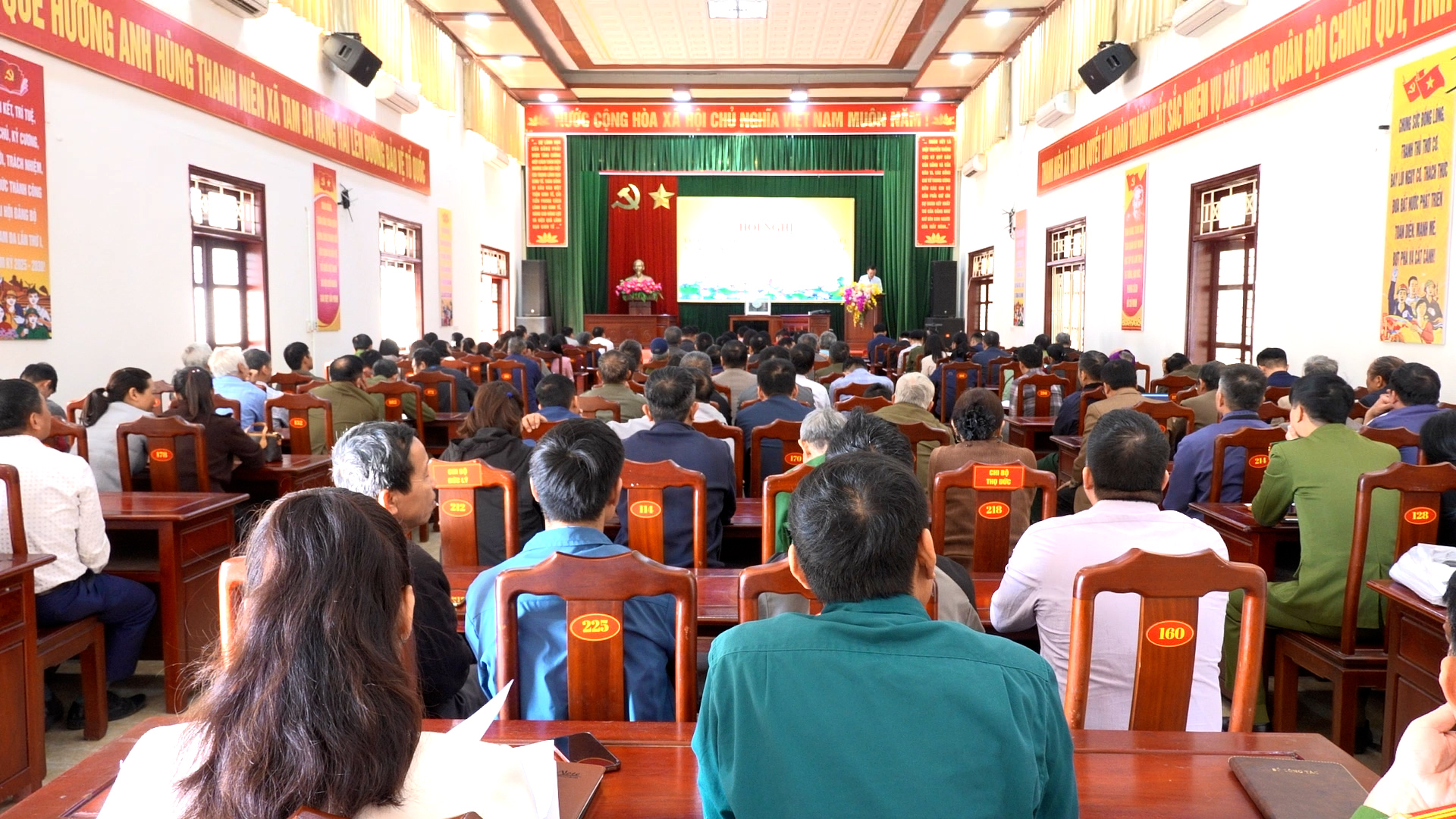 Xã Tam Đa tổ chức hội nghị tập huấn nghiệp vụ công tác bầu cử đại biểu Quốc hội khóa XVI và đại biểu HĐND các cấp nhiệm kỳ 2026 – 2031.jpg